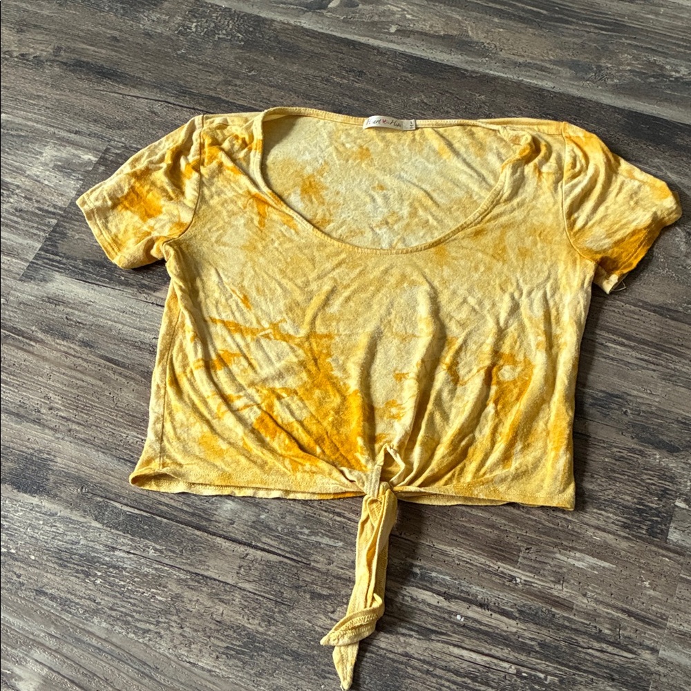 Heart Hips Yellow Tie-Front Crop Top